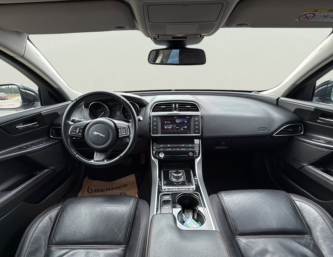 Jaguar XE употребяван