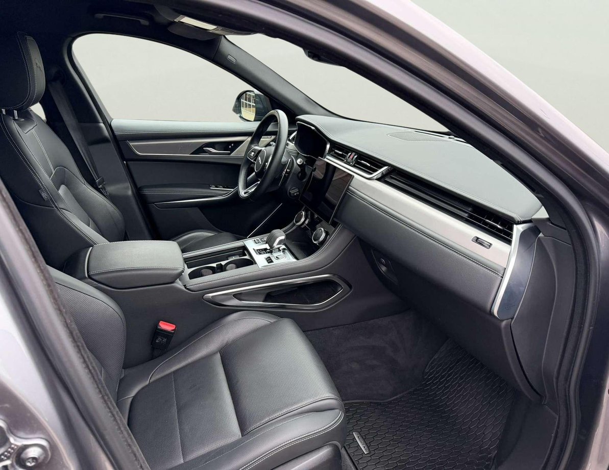 Jaguar F-Pace употребяван