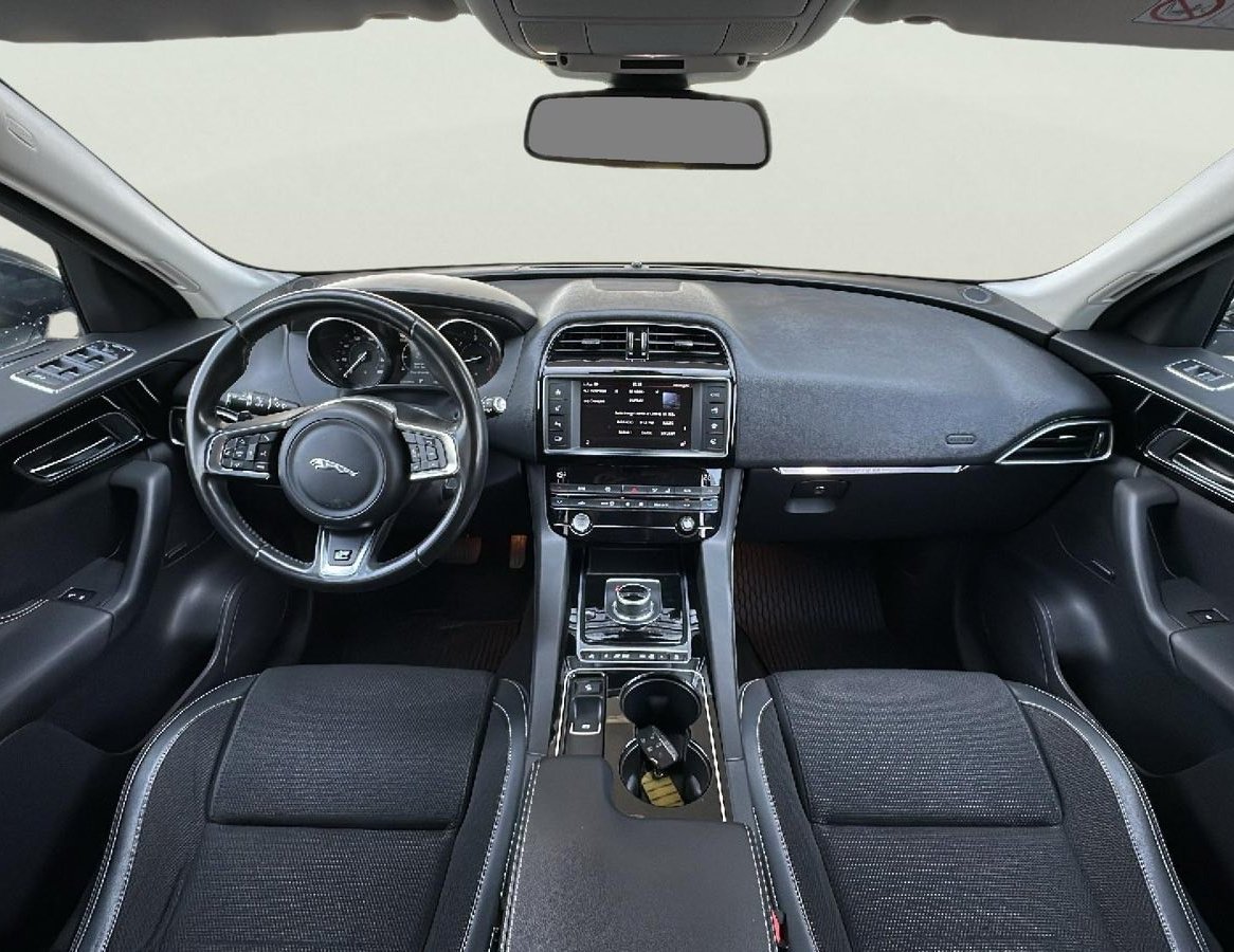 Jaguar F-Pace употребяван