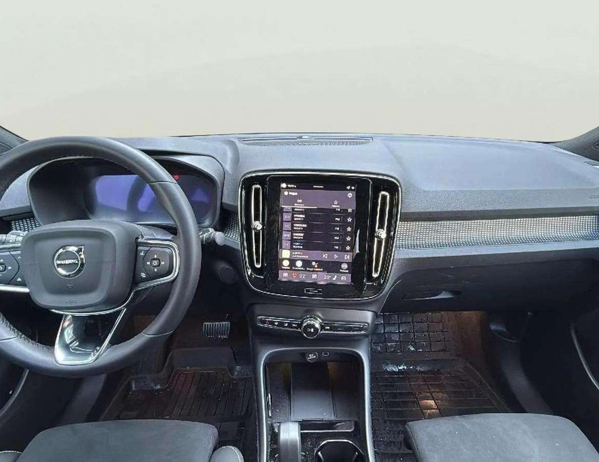 Volvo EX40 употребяван