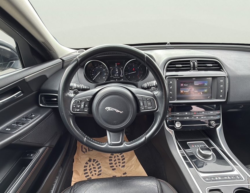 Jaguar XE употребяван