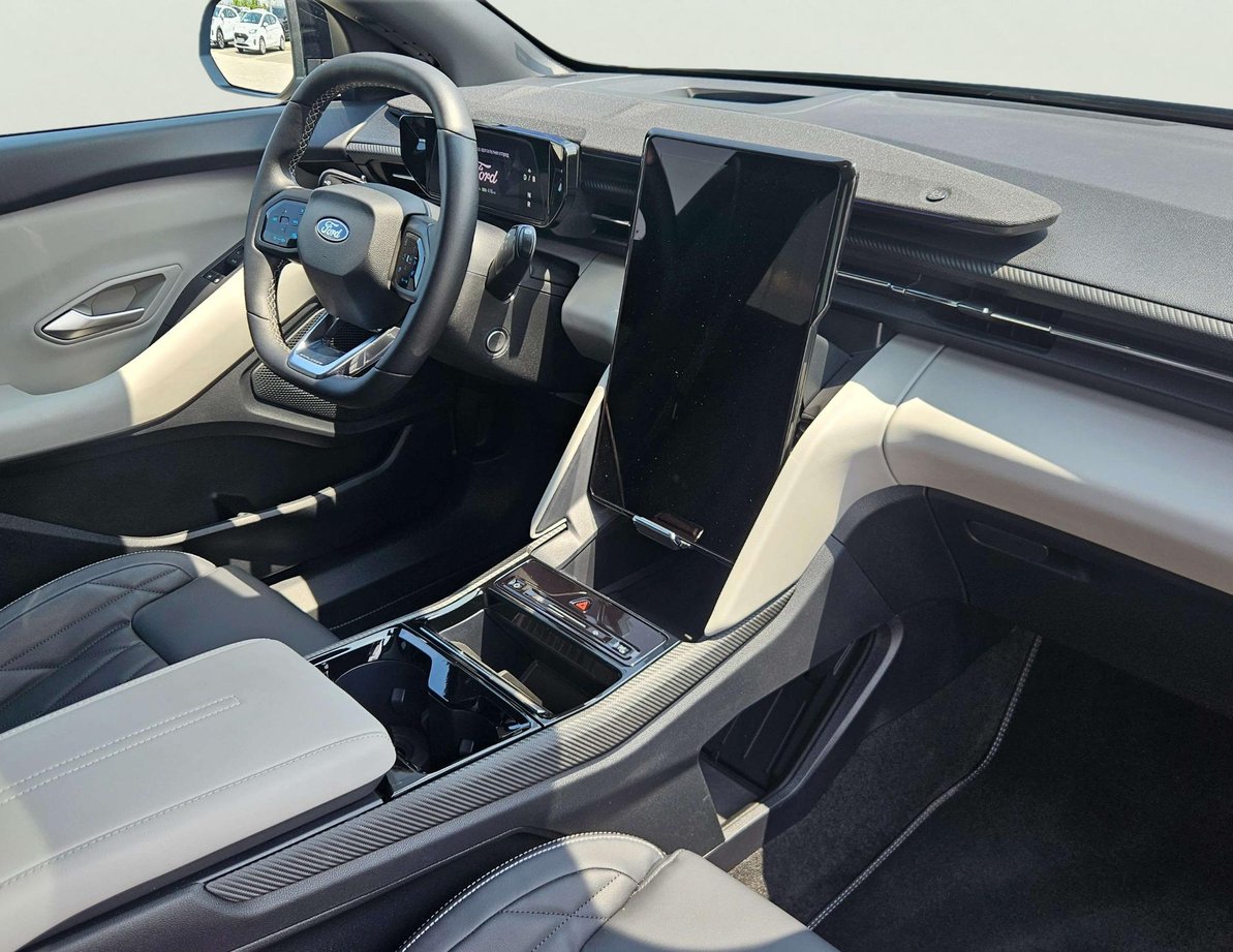 Ford E-Explorer употребяван