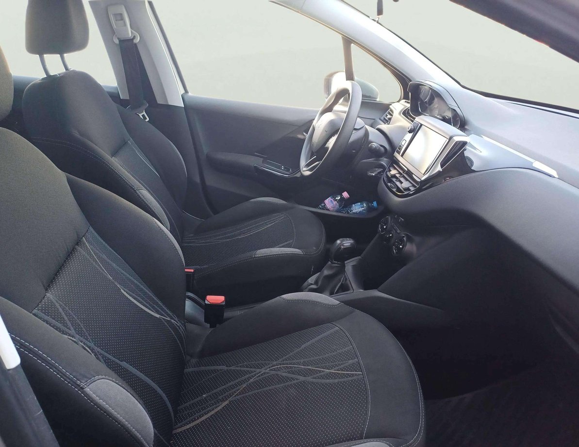 Peugeot 208 употребяван