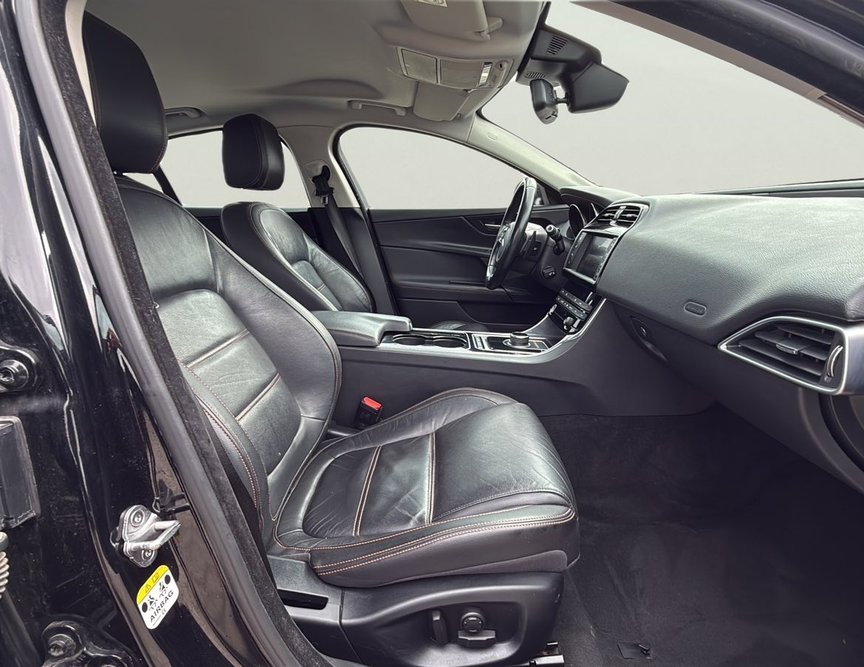 Jaguar XE употребяван