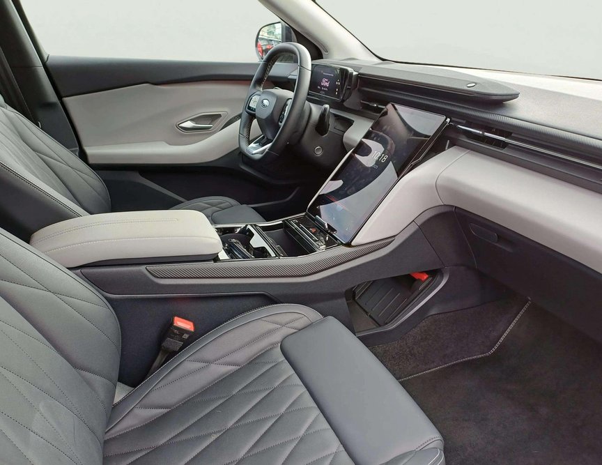 Ford E-Explorer употребяван