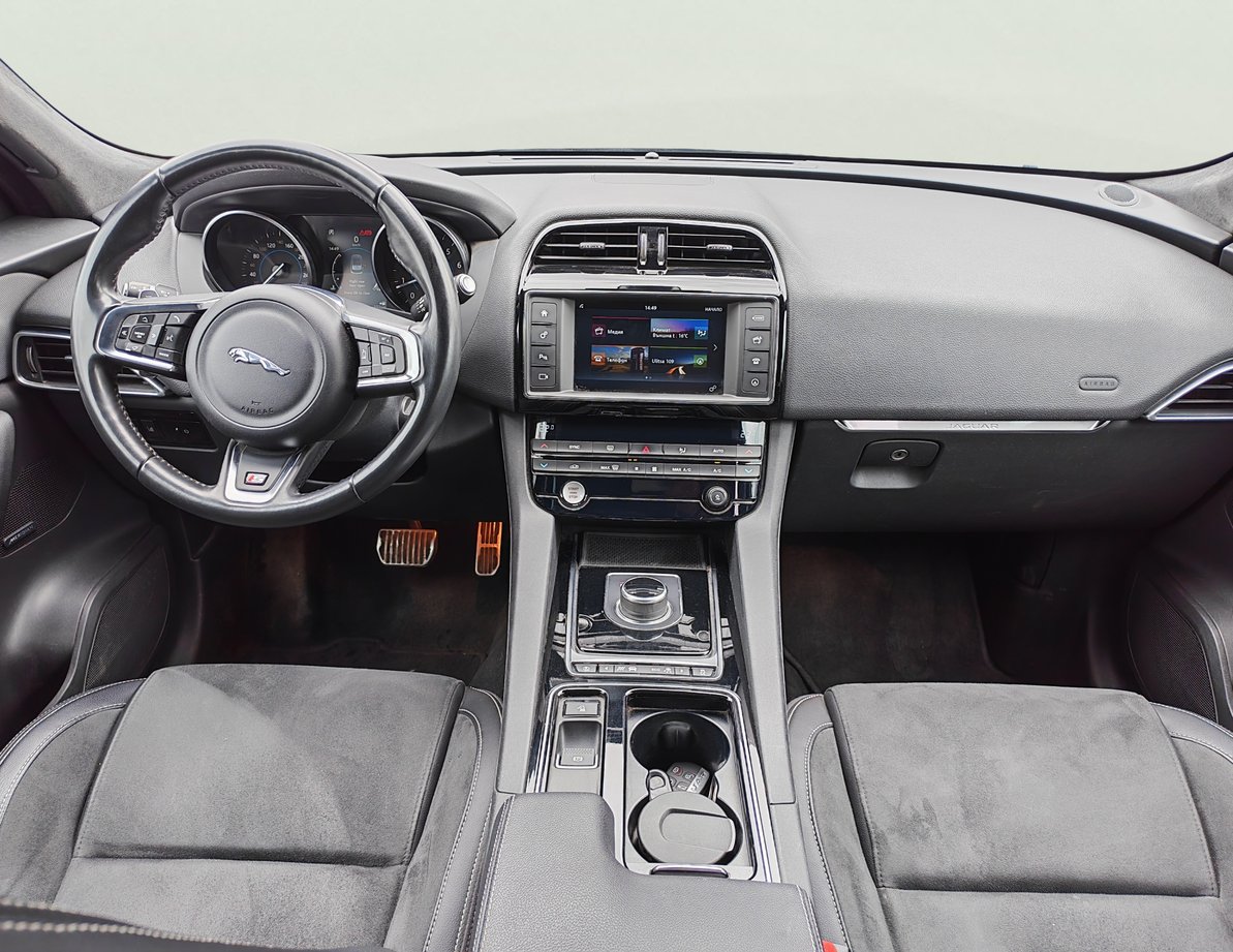 Jaguar F-Pace употребяван