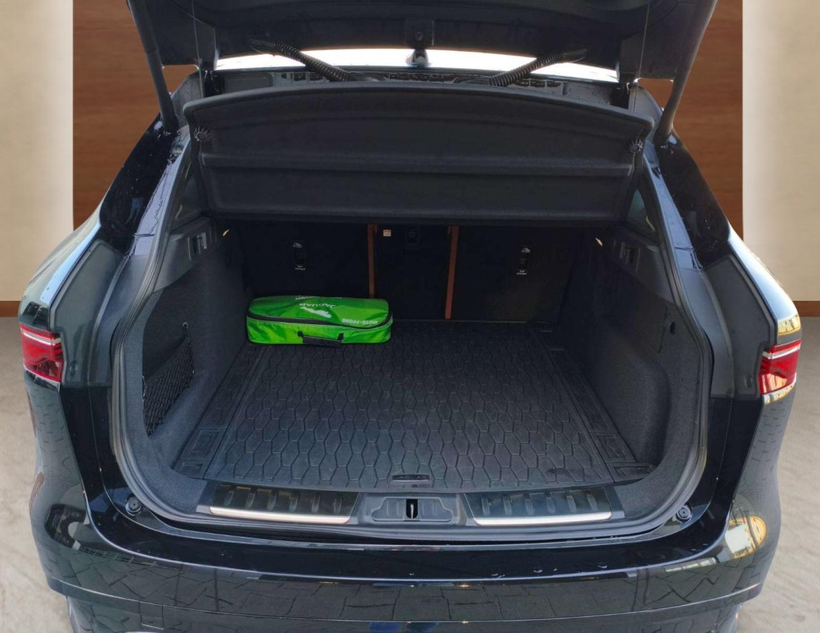 Jaguar F-Pace употребяван