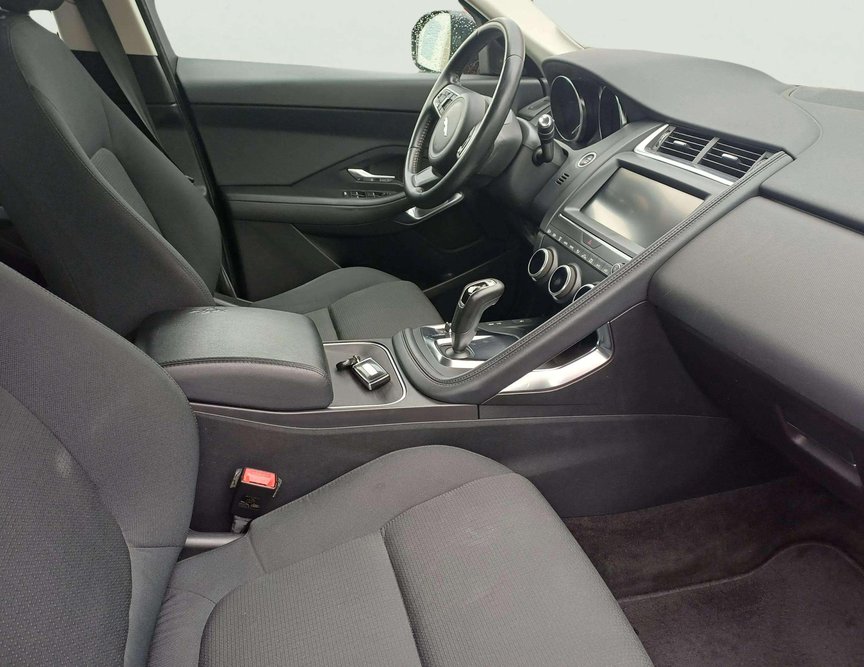 Jaguar E-Pace употребяван