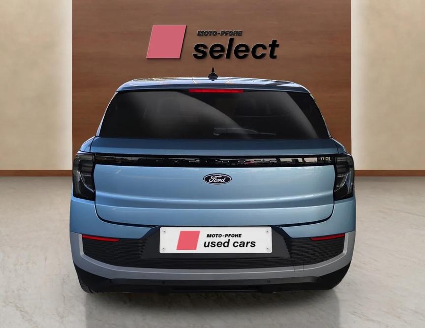 Ford E-Explorer употребяван