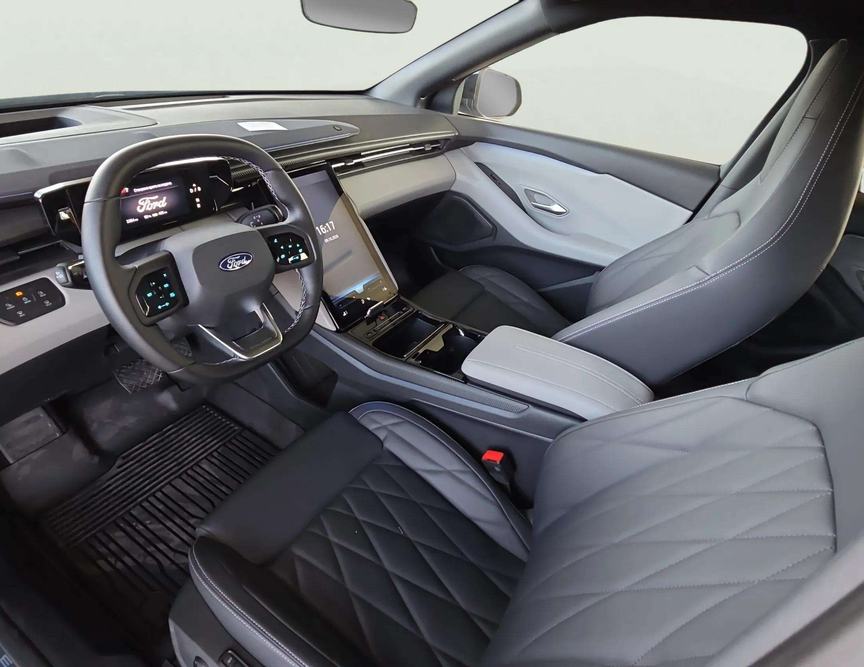 Ford E-Explorer употребяван