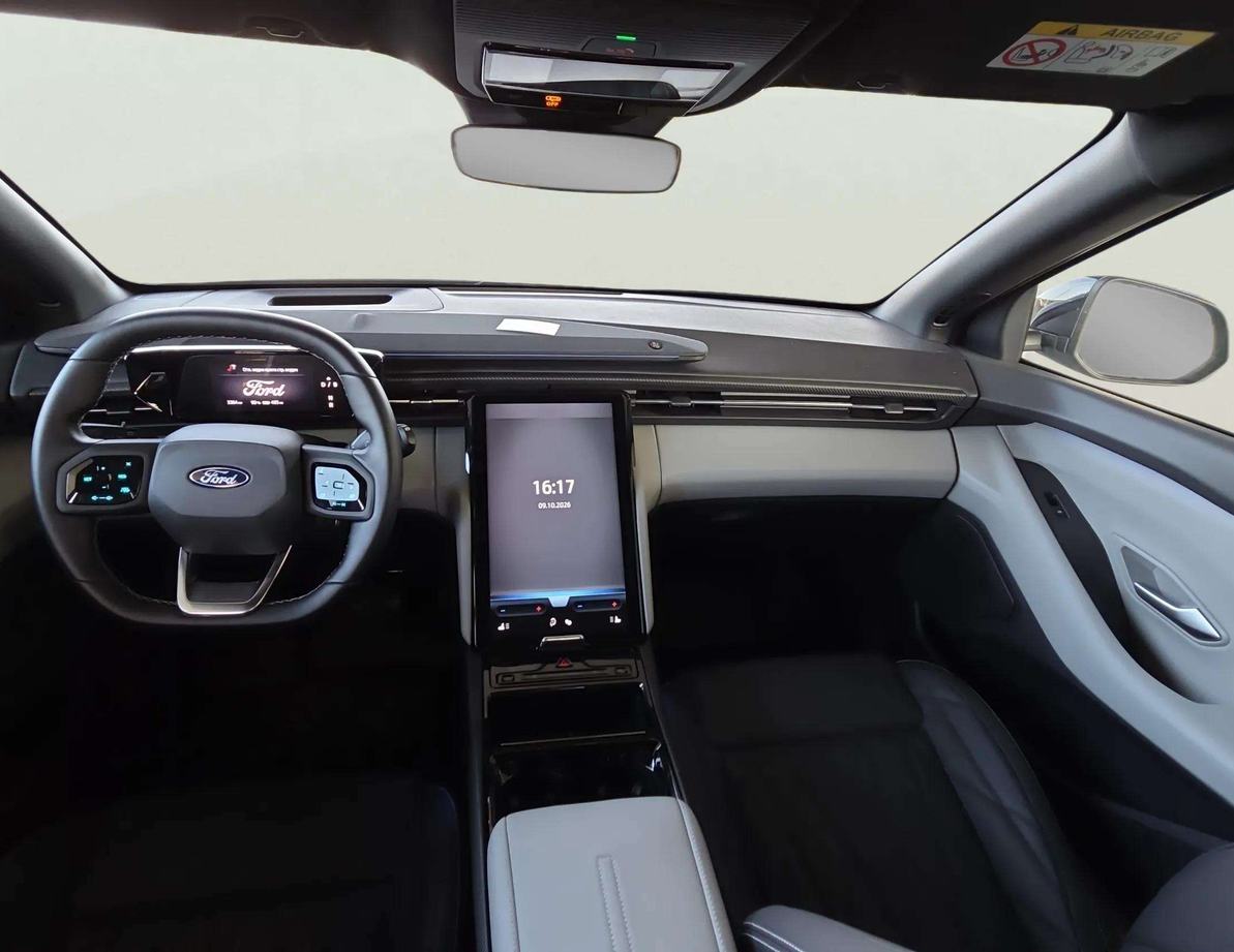 Ford E-Explorer употребяван
