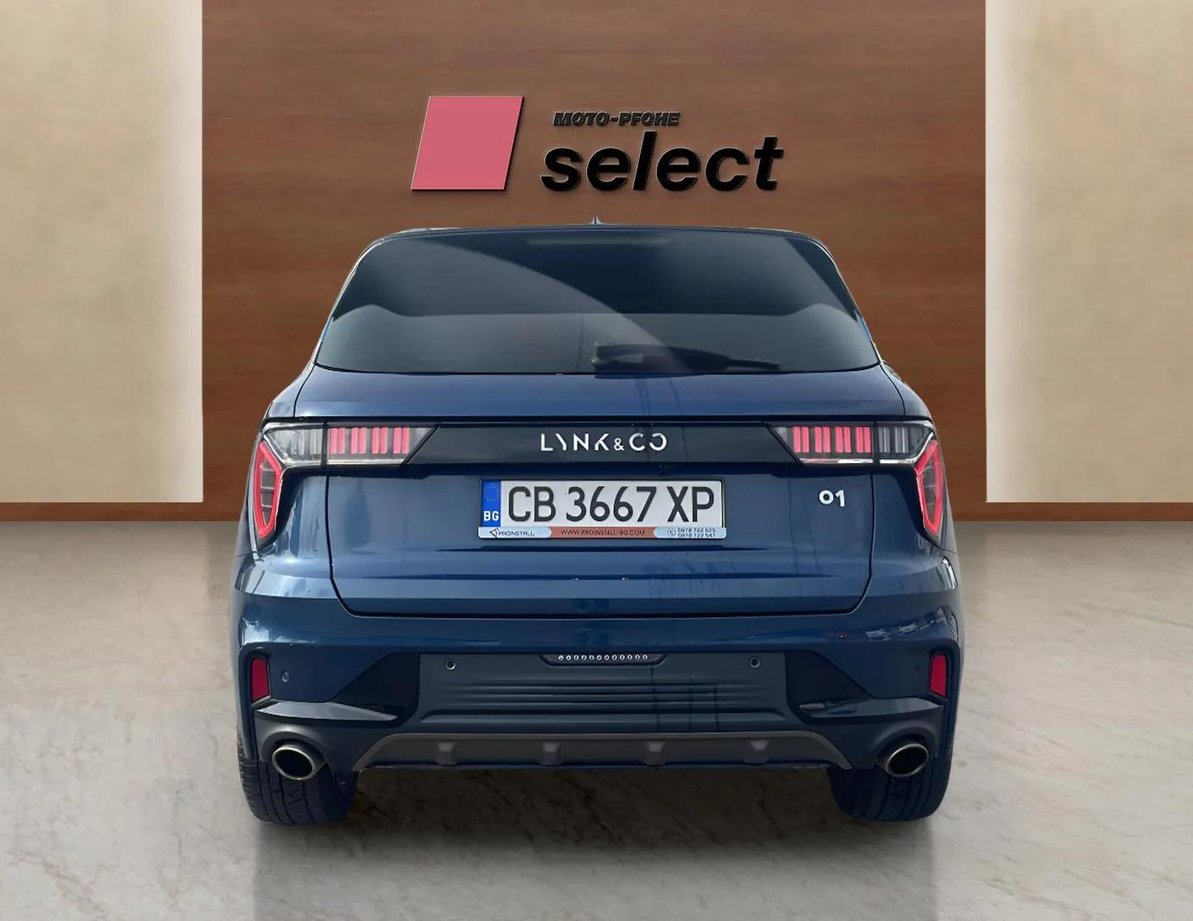 Lynk&Co 01 употребяван