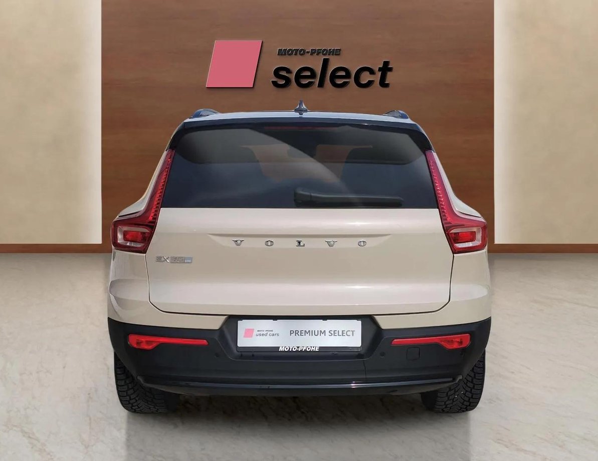 Volvo EX40 употребяван