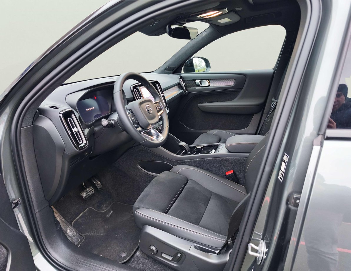 Volvo EX40 употребяван