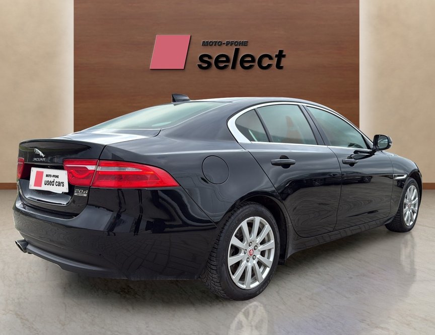 Jaguar XE употребяван