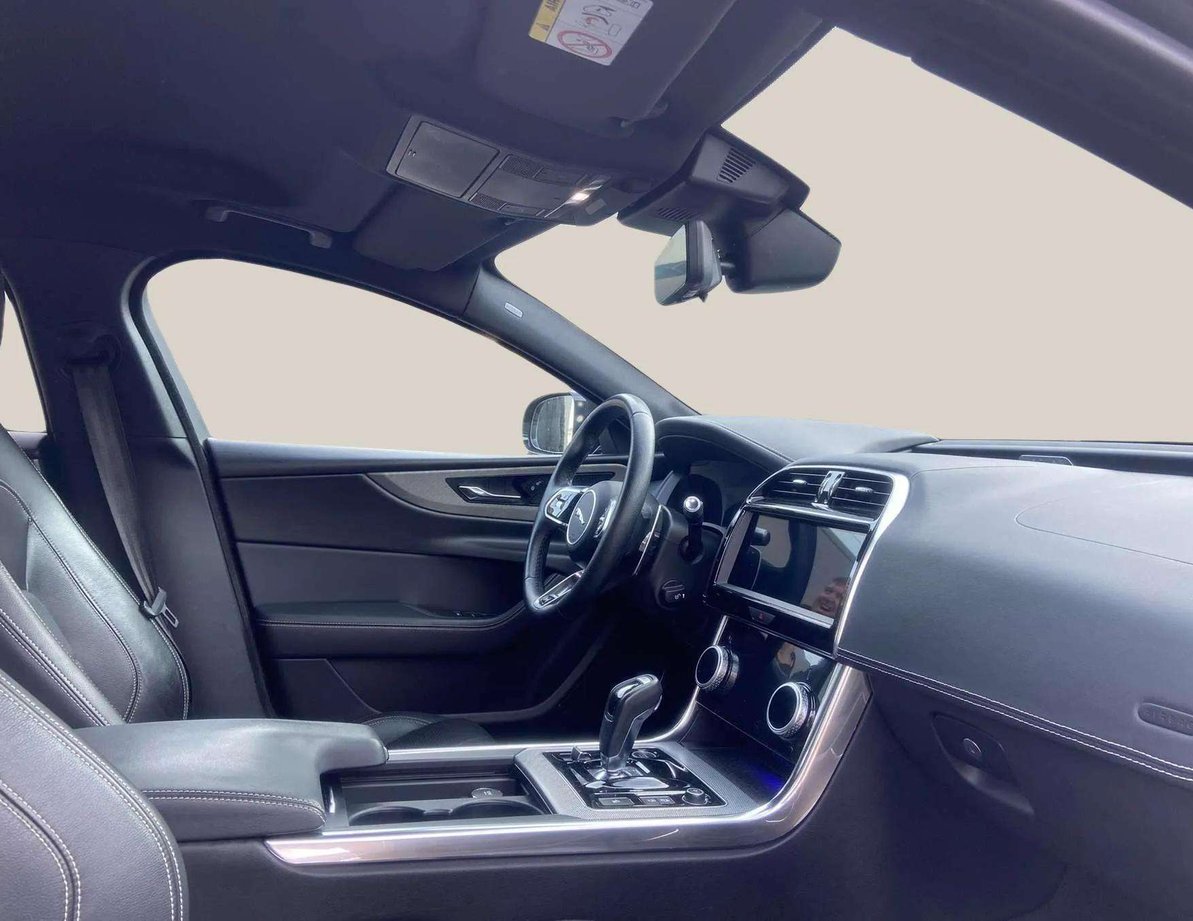 Jaguar XE употребяван