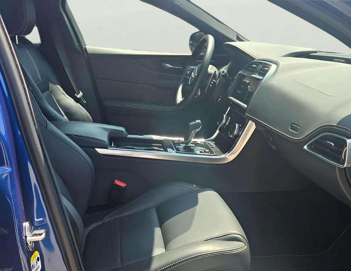 Jaguar XE употребяван