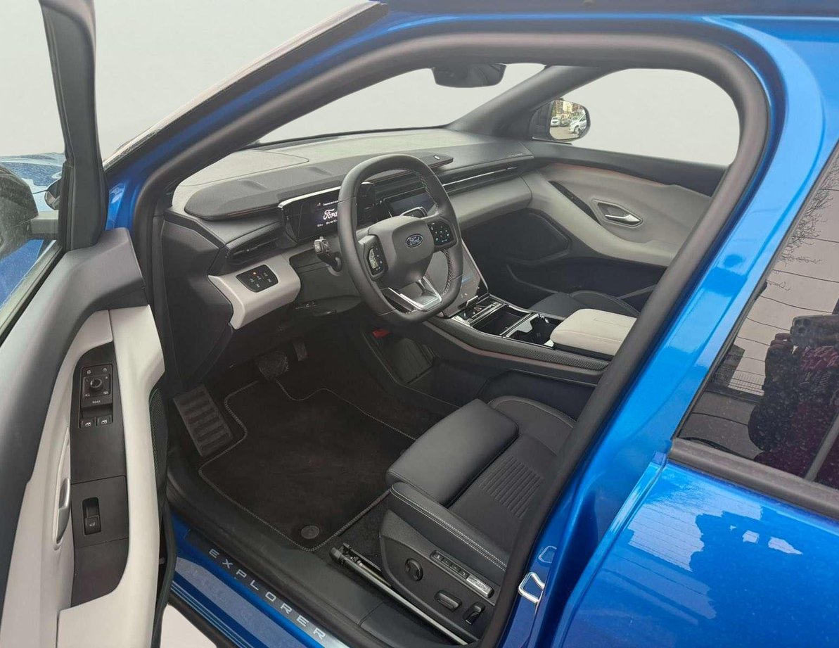 Ford E-Explorer употребяван