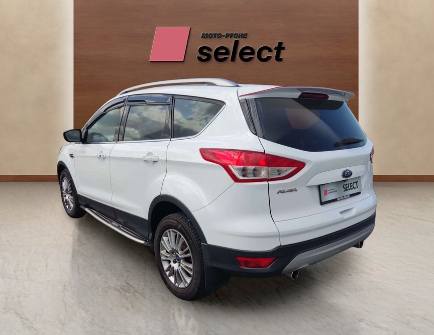 Ford Kuga otzad v lqvo.jpg