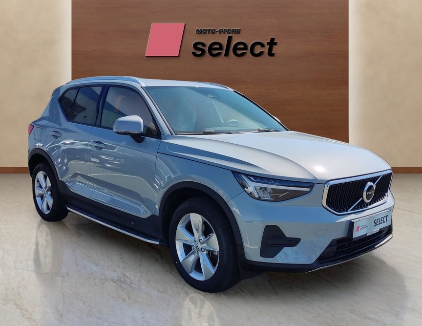 Volvo XC40 otpred v dqsno.jpg